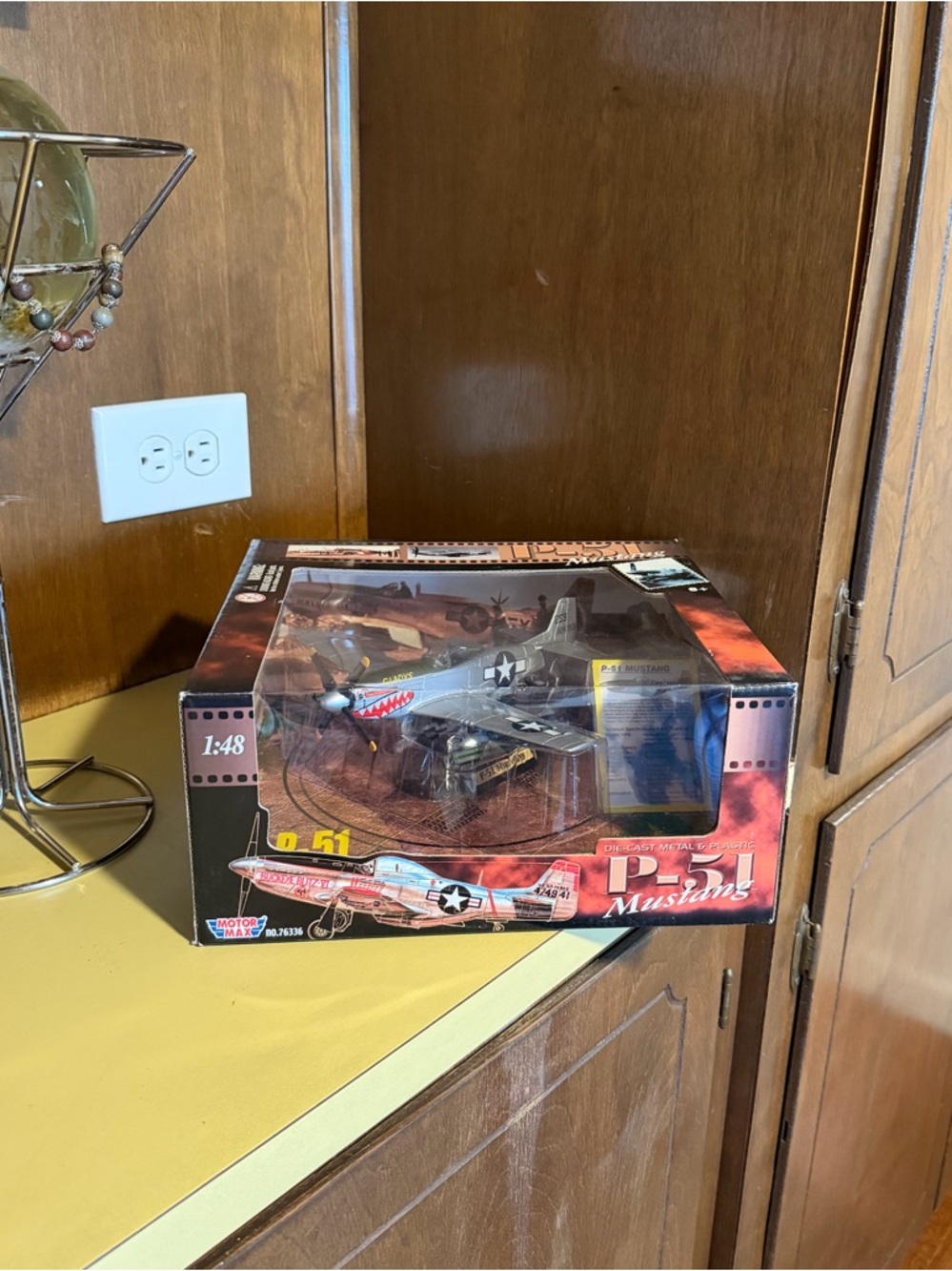 Motor Max Die-cast Metal and Plastic P-51
Mustang Plane 1:48 Scale